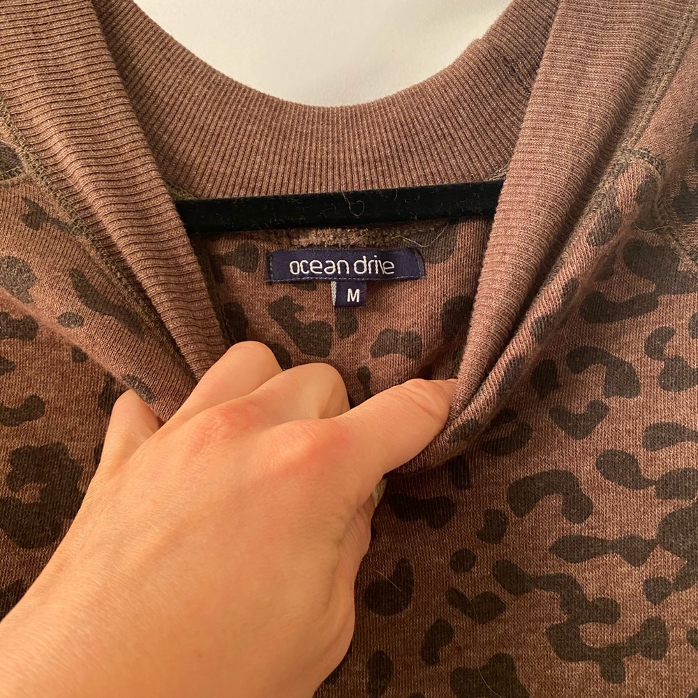 Leopard sweatshirt barely worn